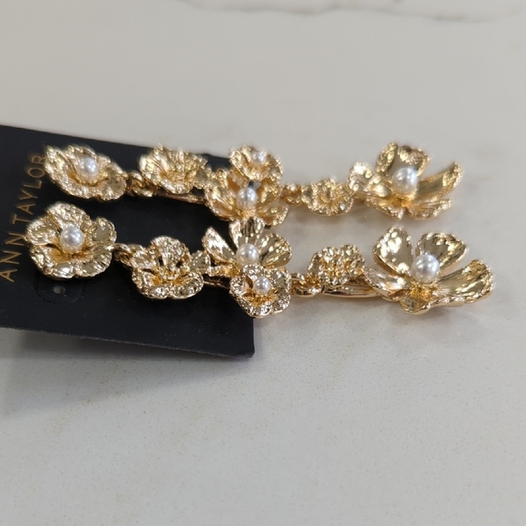 Ann Taylor Gold Floral with Pearl Dangle Earrings - Picture 4 of 6